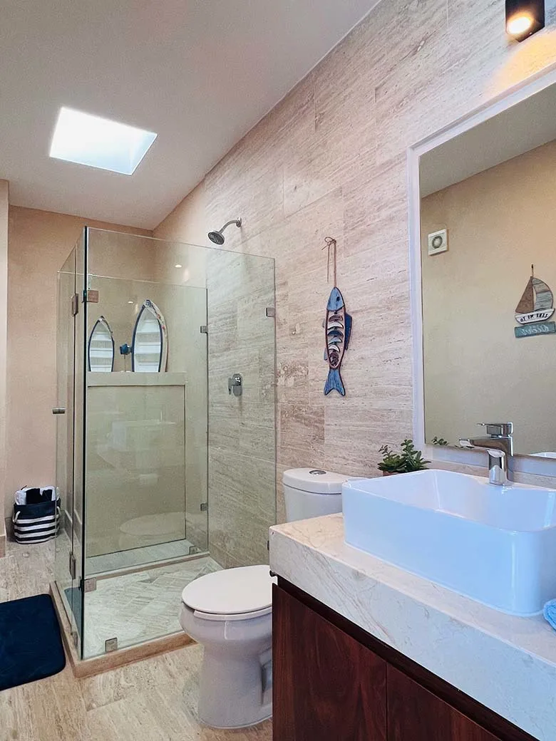 Foto de un baño tomado con celular