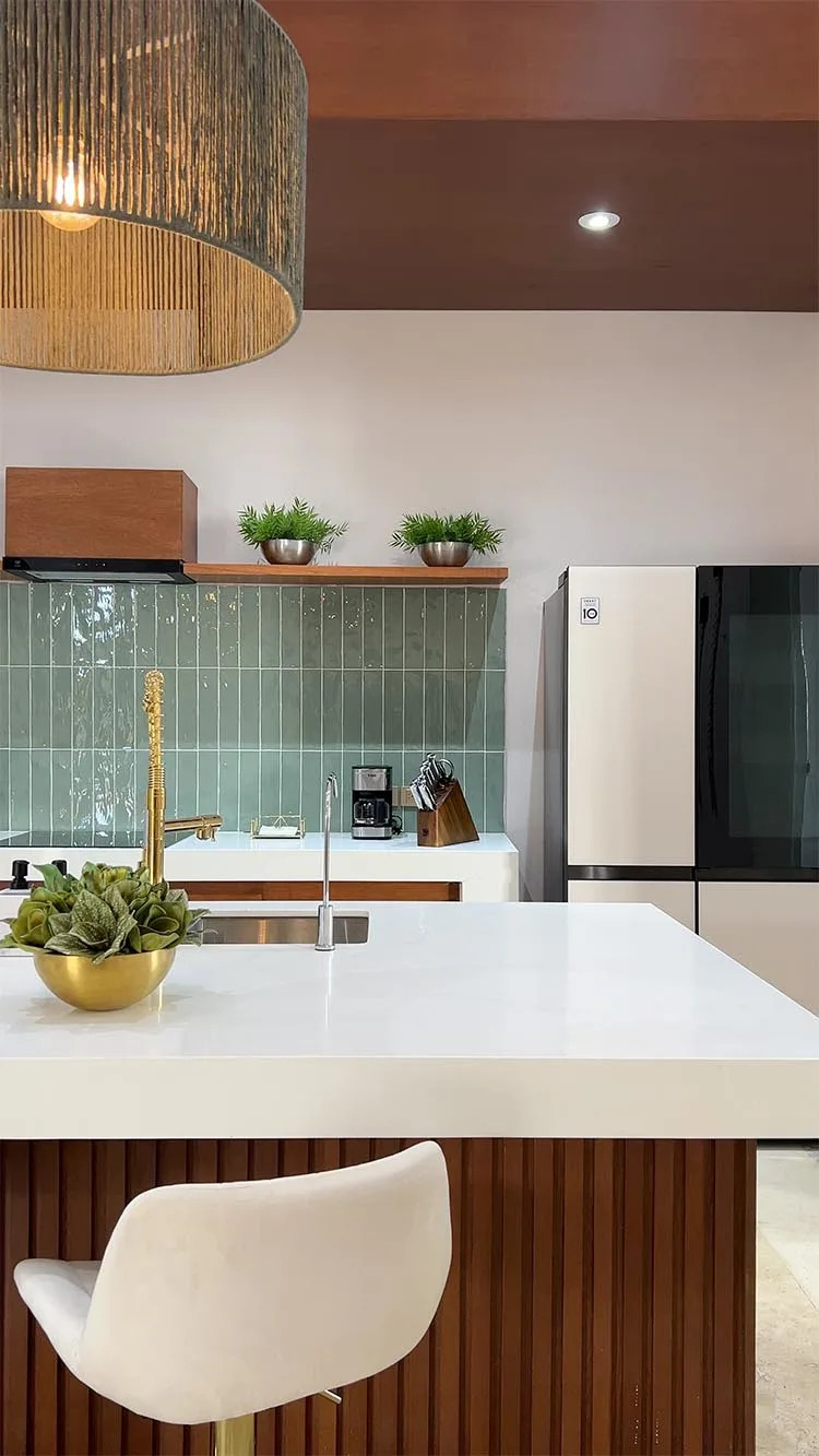 Foto de una cocina tomada con celular